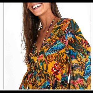 FARM Rio into the wild top sz Sm NWT